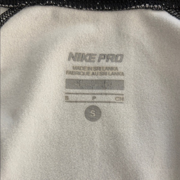 Nike Geometric Quarter Zip - Picture 4 of 8